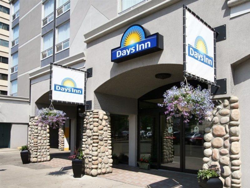 Days Inn By Wyndham Edmonton Downtown Exterior foto